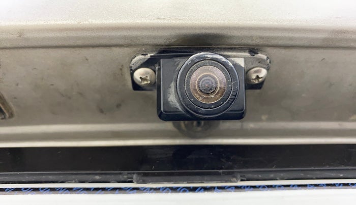 2013 Skoda Rapid AMBITION 1.6 MPI MT PLUS, Petrol, Manual, 66,030 km, Parking Camera