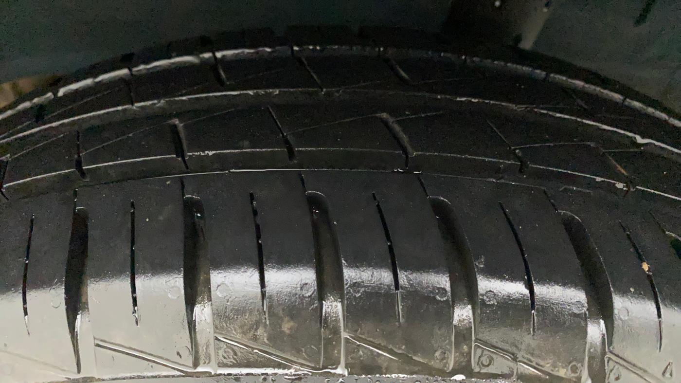2022 Renault Kwid RXT 1.0, Petrol, Manual, 15,362 km, Left Rear Tyre Tread