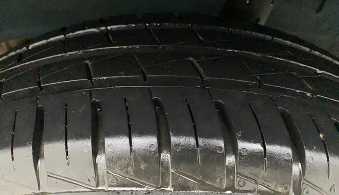 2022 Renault Kwid RXT 1.0, Petrol, Manual, 15,362 km, Left Rear Tyre Tread