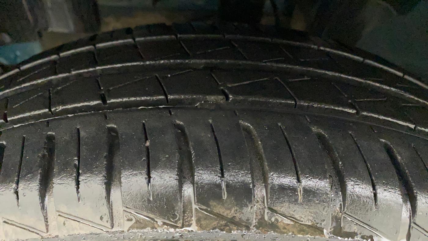 2022 Renault Kwid RXT 1.0, Petrol, Manual, 15,362 km, Left Front Tyre Tread