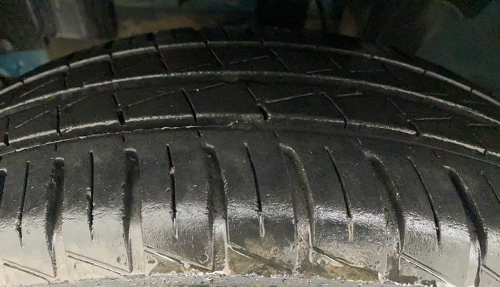 2022 Renault Kwid RXT 1.0, Petrol, Manual, 15,362 km, Left Front Tyre Tread