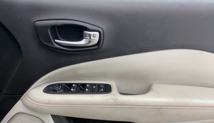 2018 Jeep Compass LIMITED 1.4 PETROL AT, Petrol, Automatic, 35,656 km, Driver Side Door Panels Control