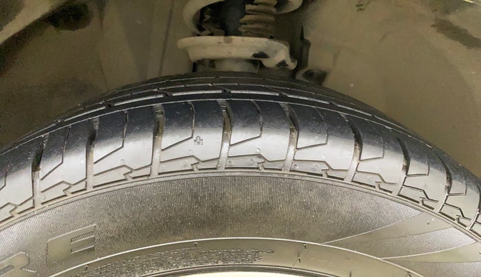 2018 Jeep Compass LIMITED 1.4 PETROL AT, Petrol, Automatic, 35,656 km, Right Front Tyre Tread