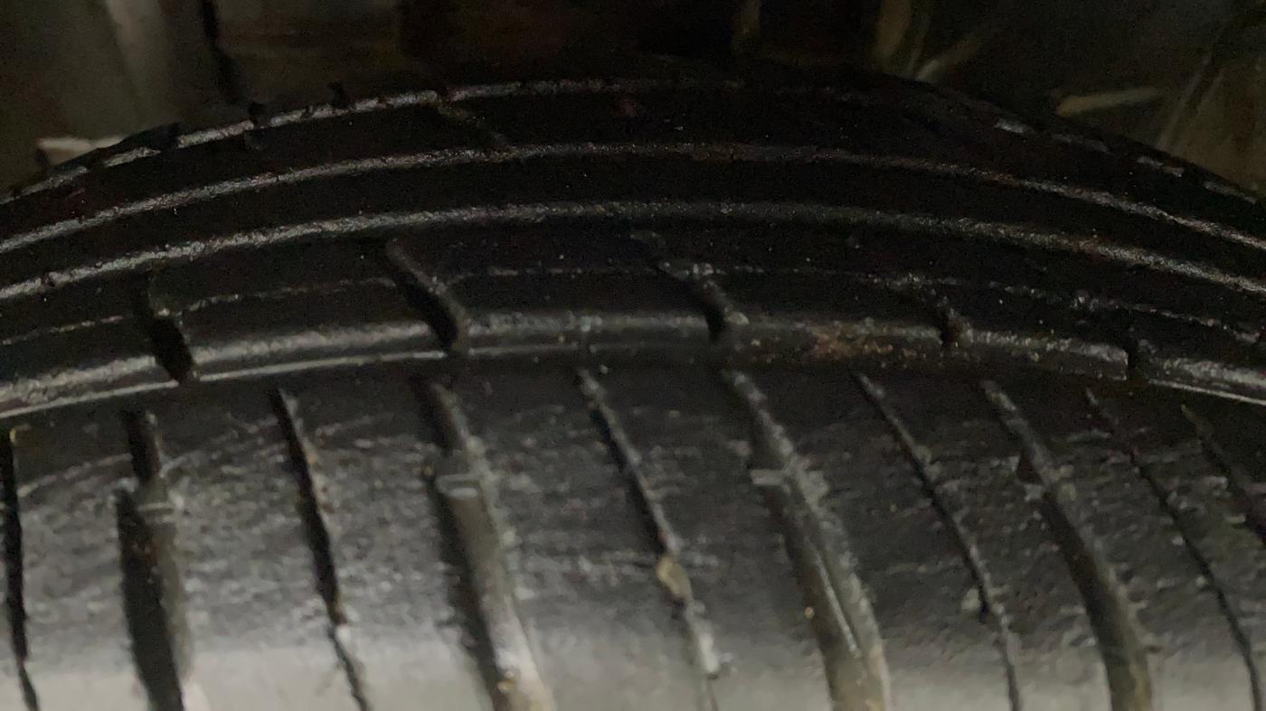2018 Datsun Redi Go T (O), Petrol, Manual, 27,983 km, Left Front Tyre Tread