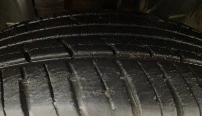 2018 Datsun Redi Go T (O), Petrol, Manual, 27,983 km, Left Front Tyre Tread