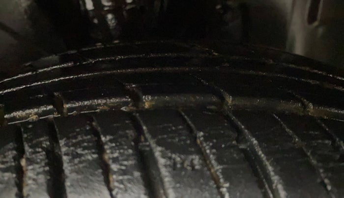 2018 Datsun Redi Go T (O), Petrol, Manual, 27,983 km, Right Front Tyre Tread