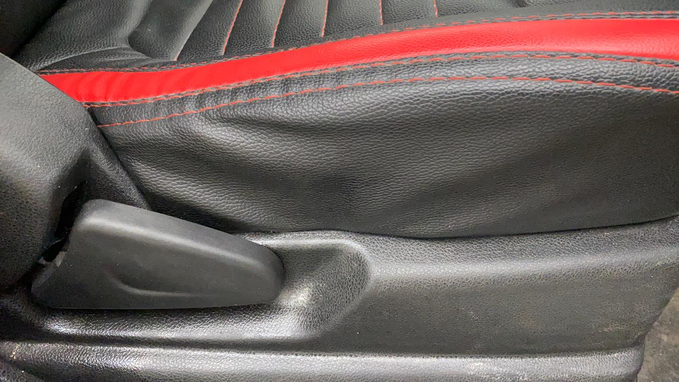 2018 Renault Kwid RXL, Petrol, Manual, 17,047 km, Driver Side Adjustment Panel
