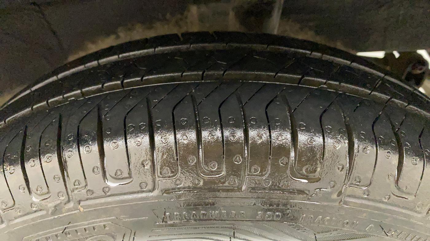 2018 Renault Kwid RXL, Petrol, Manual, 17,047 km, Left Rear Tyre Tread