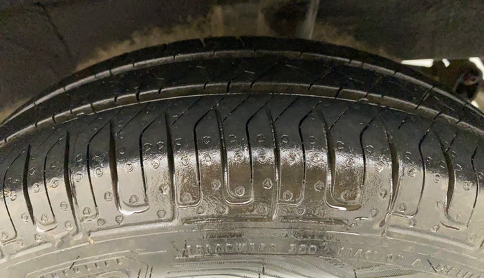 2018 Renault Kwid RXL, Petrol, Manual, 17,047 km, Left Rear Tyre Tread