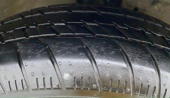2017 Maruti Celerio ZXI D, Petrol, Manual, 36,857 km, Right Front Tyre Tread