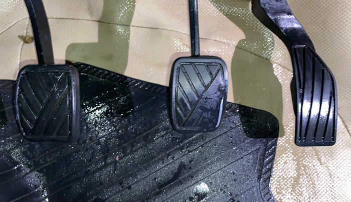 2015 Maruti Ertiga ZXI, Petrol, Manual, 1,09,310 km, Pedals