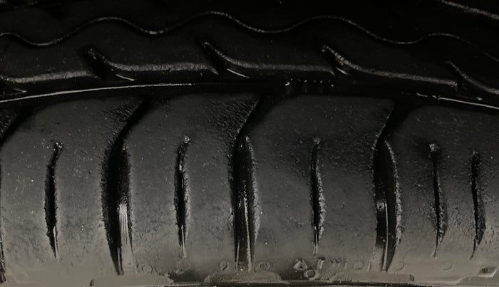 2015 Maruti Ertiga ZXI, Petrol, Manual, 1,09,310 km, Right Front Tyre Tread