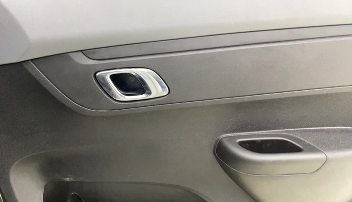 2020 Renault Kwid RXT 1.0 (O), Petrol, Manual, 55,336 km, Driver Side Door Panels Control