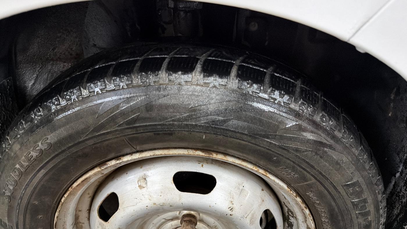 2017 Datsun Redi Go A, Petrol, Manual, 78,149 km, Right Front Tyre Tread