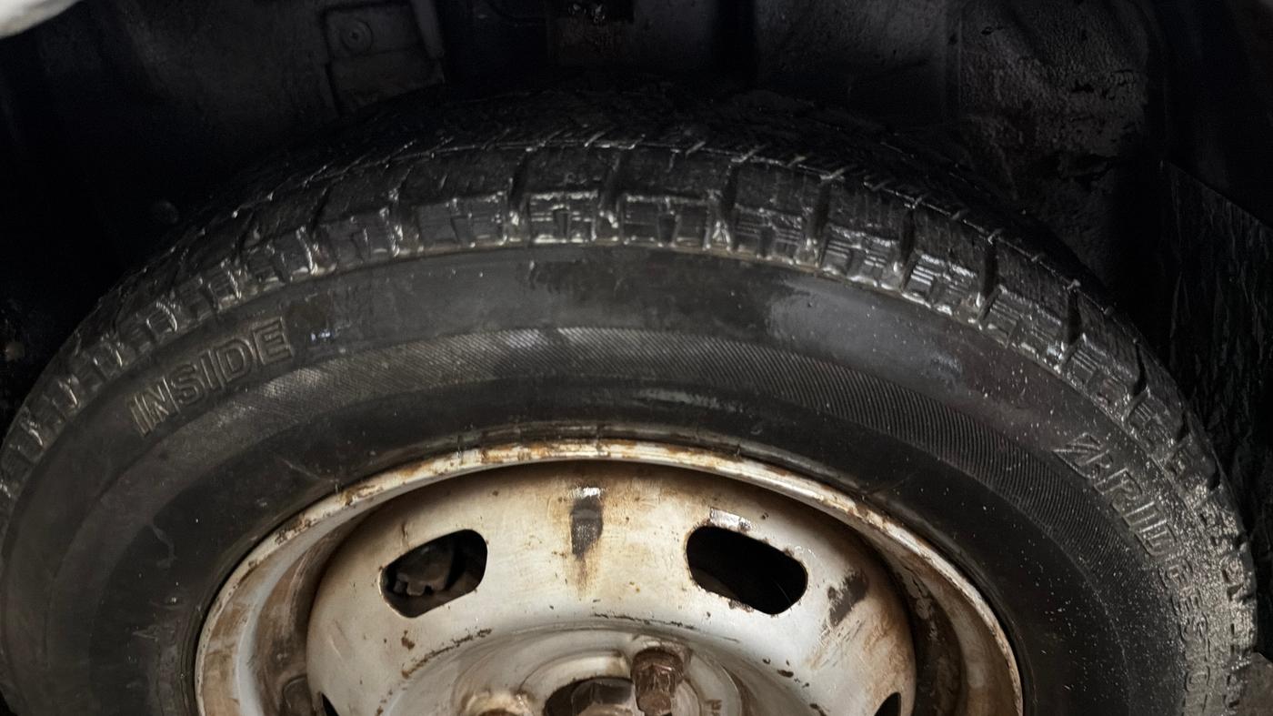 2017 Datsun Redi Go A, Petrol, Manual, 78,149 km, Left Front Tyre Tread