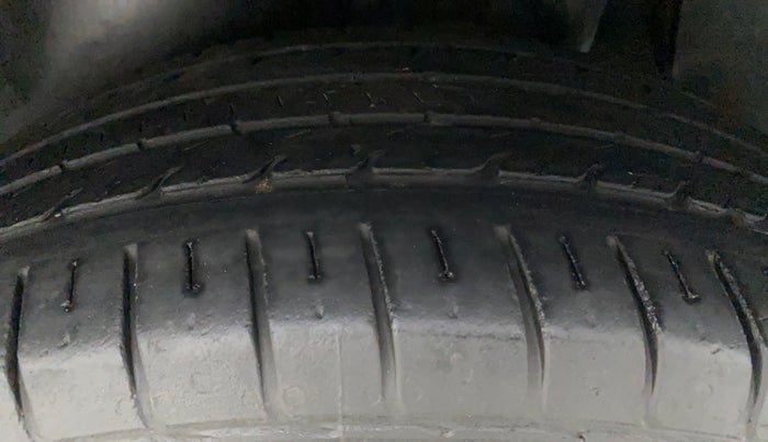2015 Hyundai Creta SX PLUS 1.6 PETROL, Petrol, Manual, 81,642 km, Left Rear Tyre Tread