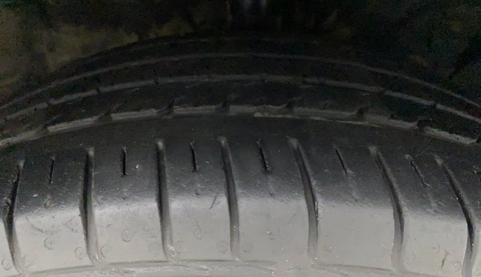 2015 Hyundai Creta SX PLUS 1.6 PETROL, Petrol, Manual, 81,642 km, Right Front Tyre Tread