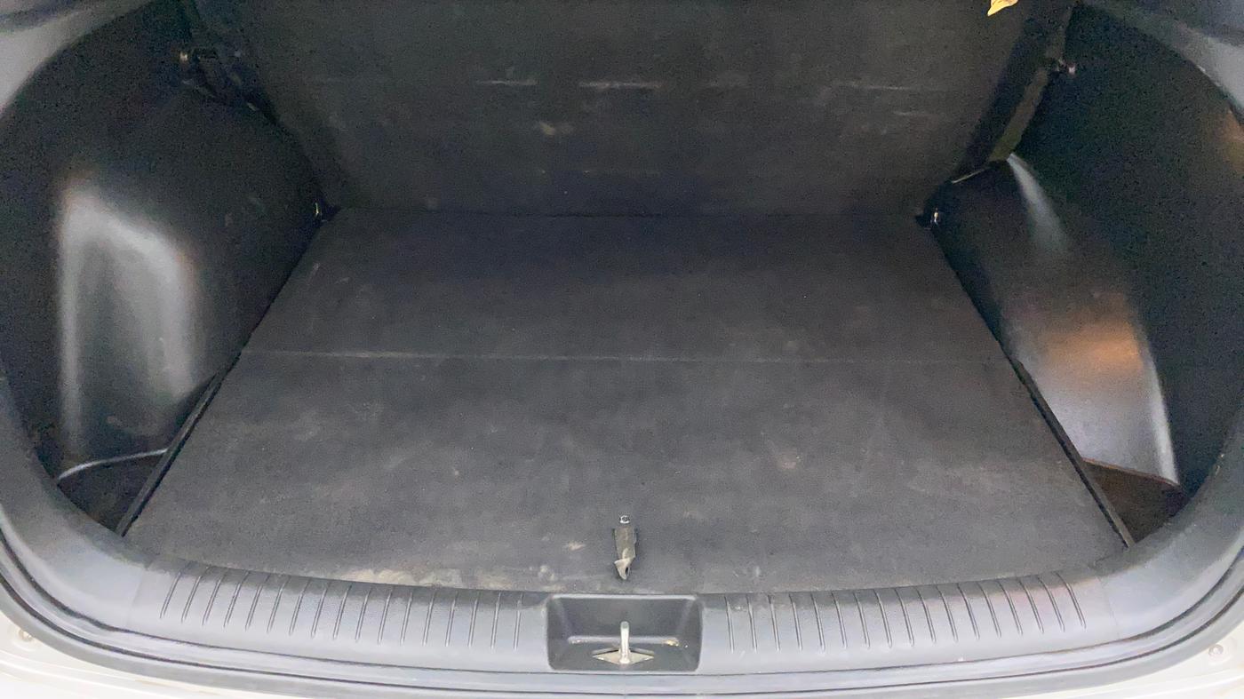 2015 Hyundai Creta SX PLUS 1.6 PETROL, Petrol, Manual, 81,642 km, Boot Inside