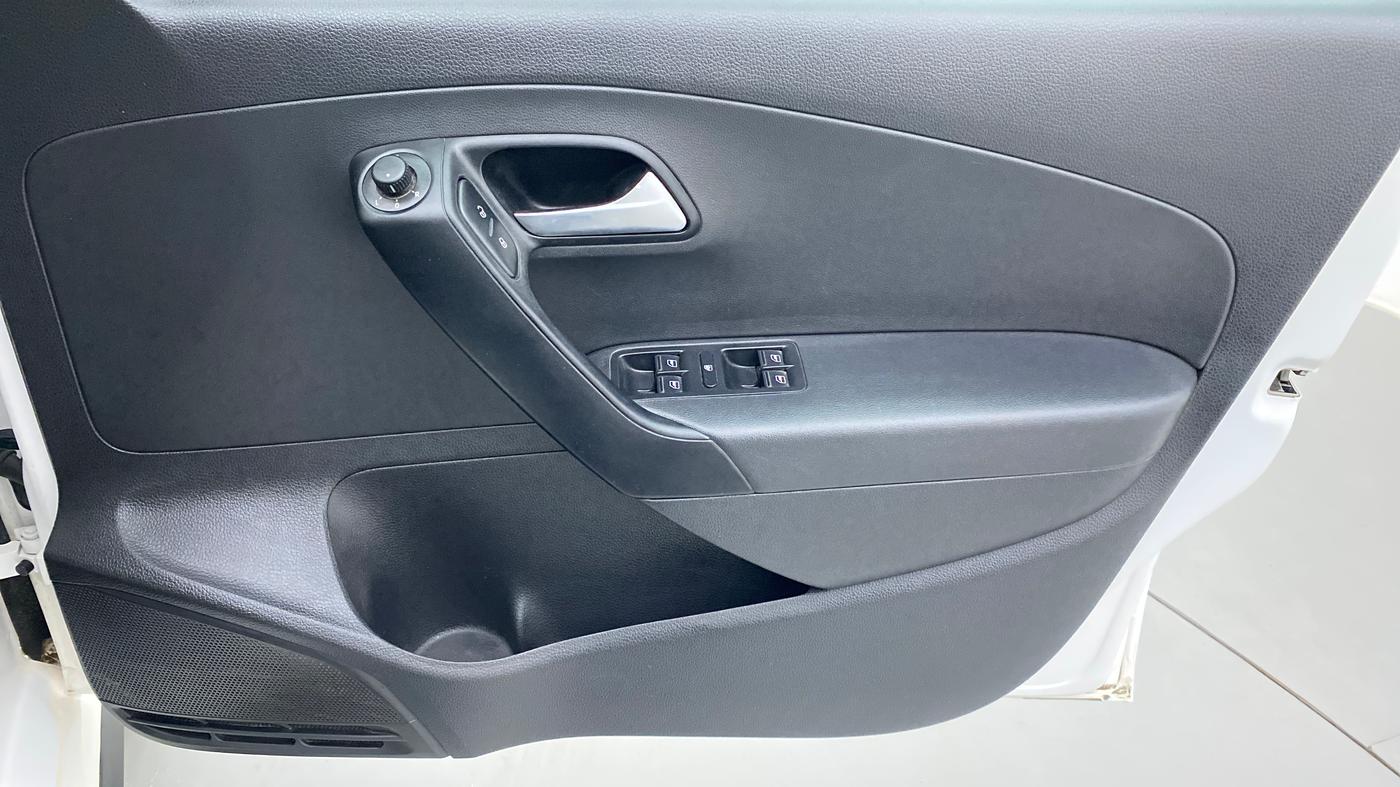 2021 Volkswagen Polo GT TSI AT 1.0, Petrol, Automatic, 38,009 km, Driver Side Door Panels Control