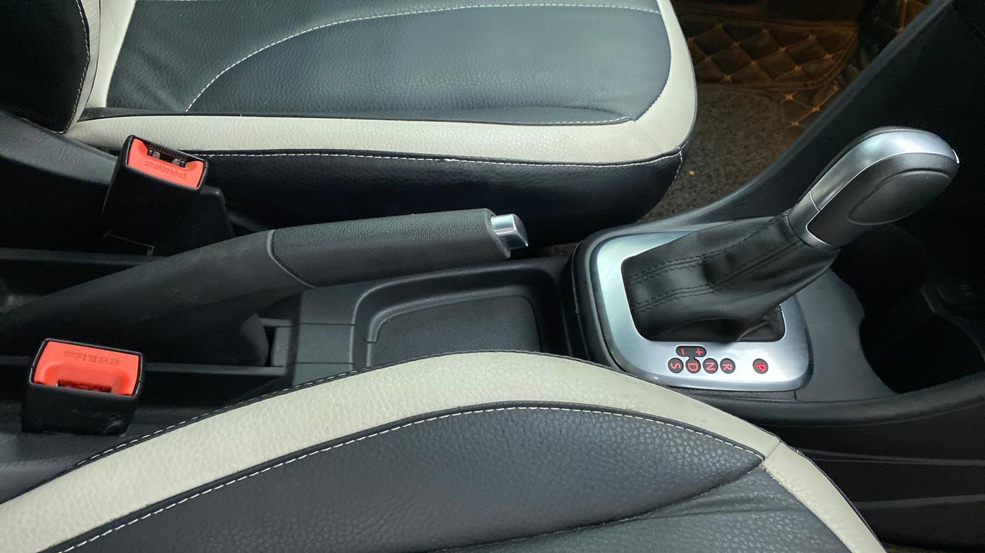2021 Volkswagen Polo GT TSI AT 1.0, Petrol, Automatic, 38,009 km, Gear Lever