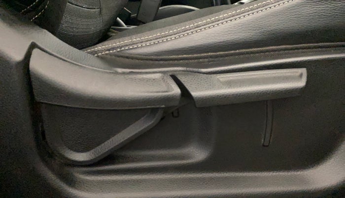 2022 KIA SONET HTK PLUS 1.2, Petrol, Manual, 61,671 km, Driver Side Adjustment Panel