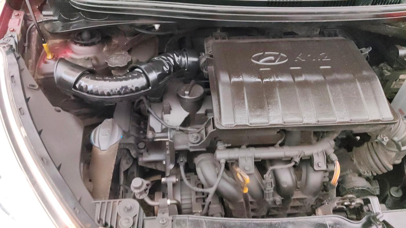 2014 Hyundai Grand i10 SPORTZ AT 1.2 KAPPA VTVT, Petrol, Automatic, 98,336 km, Engine View - Right
