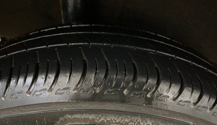 2025 Maruti New Wagon-R VXI CNG 1.0, CNG, Manual, 13,208 km, Right Rear Tyre Tread