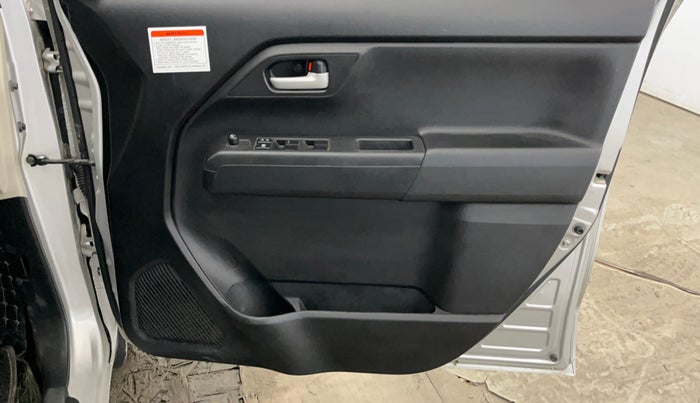 2025 Maruti New Wagon-R VXI CNG 1.0, CNG, Manual, 13,208 km, Driver Side Door Panels Control