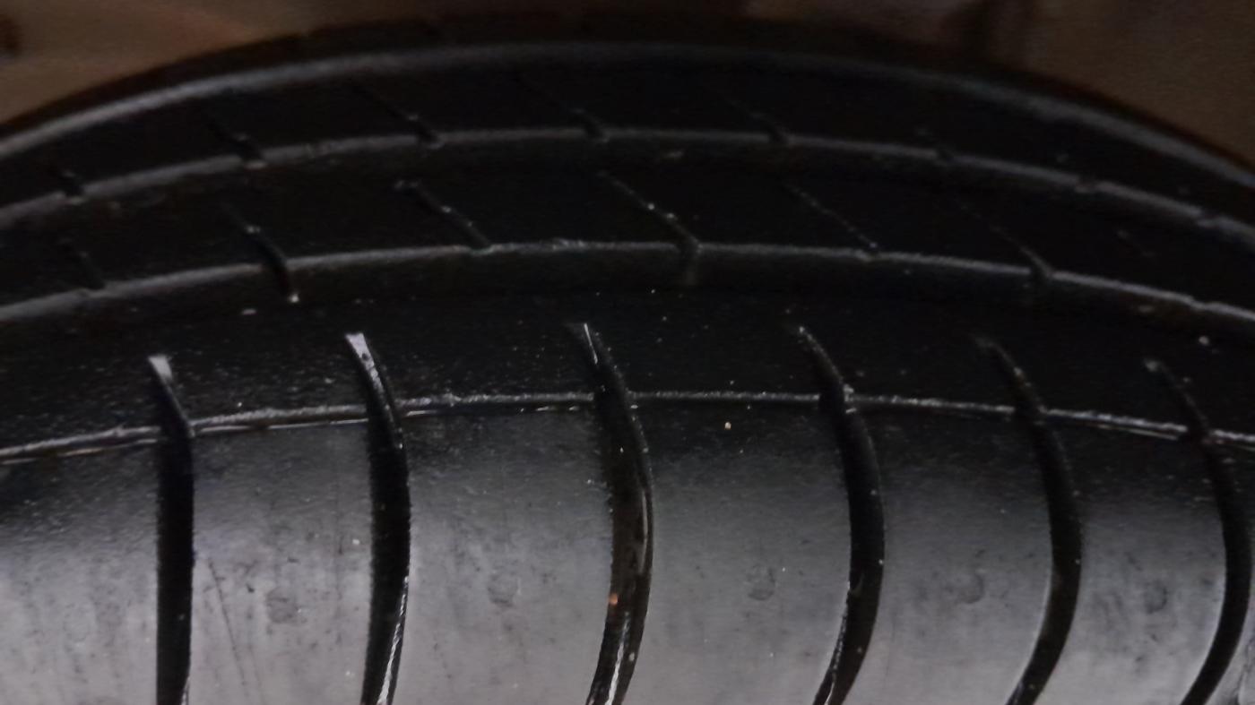 2015 Maruti Alto 800 LXI, Petrol, Manual, 64,654 km, Left Front Tyre Tread