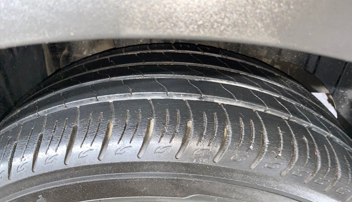 2019 Mahindra XUV300 W8 1.5 DIESEL, Diesel, Manual, 24,995 km, Left Rear Tyre Tread