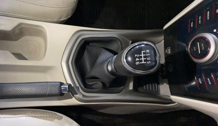 2019 Mahindra XUV300 W8 1.5 DIESEL, Diesel, Manual, 24,995 km, Gear Lever