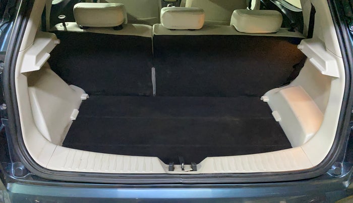 2019 Mahindra XUV300 W8 1.5 DIESEL, Diesel, Manual, 24,995 km, Boot Inside