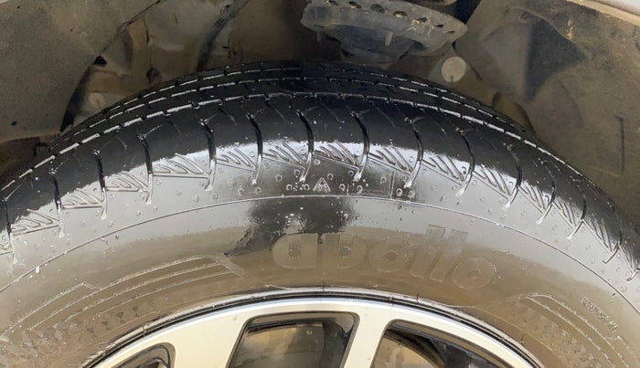 2024 Mahindra XUV 3XO AX5 1.2 L TCMPFi, Petrol, Manual, 27,203 km, Left Front Tyre Tread