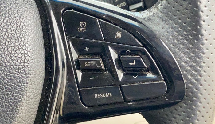 2024 Mahindra XUV 3XO AX5 1.2 L TCMPFi, Petrol, Manual, 27,203 km, Adaptive Cruise Control