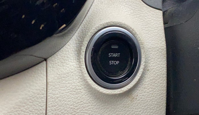 2024 Mahindra XUV 3XO AX5 1.2 L TCMPFi, Petrol, Manual, 27,203 km, Keyless Start/ Stop Button