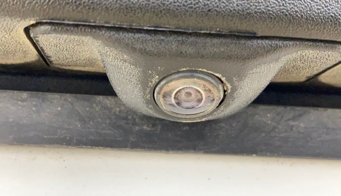 2024 Mahindra XUV 3XO AX5 1.2 L TCMPFi, Petrol, Manual, 27,203 km, Parking Camera