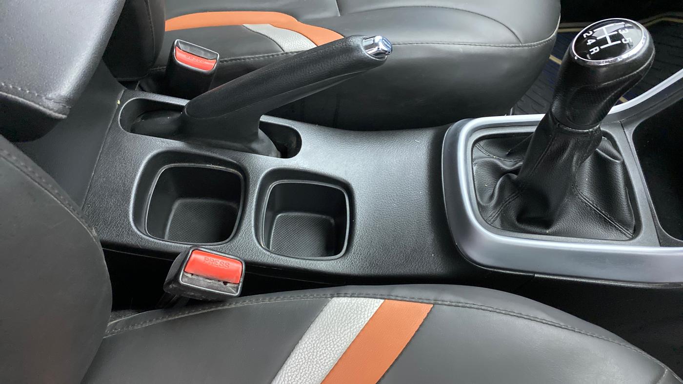 2018 Maruti S Cross ZETA 1.3 SHVS, Diesel, Manual, 92,395 km, Gear Lever