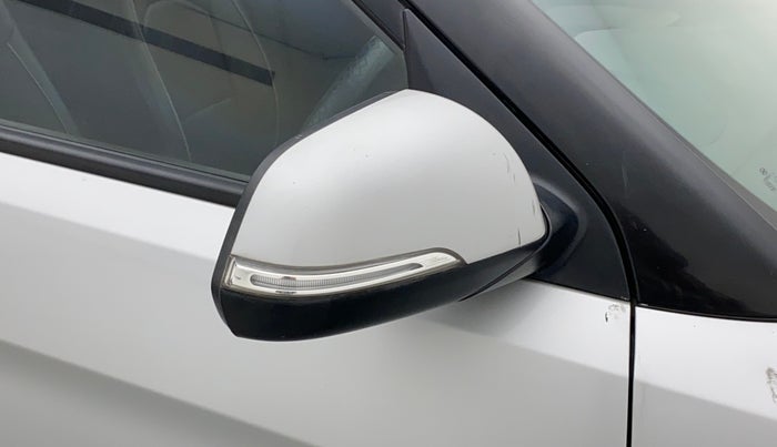 2016 Hyundai Creta SX PLUS AT 1.6 PETROL, Petrol, Automatic, 1,01,064 km, Right rear-view mirror - Folding motor not working