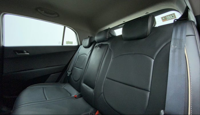 2016 Hyundai Creta SX PLUS AT 1.6 PETROL, Petrol, Automatic, 1,01,064 km, Right Side Rear Door Cabin