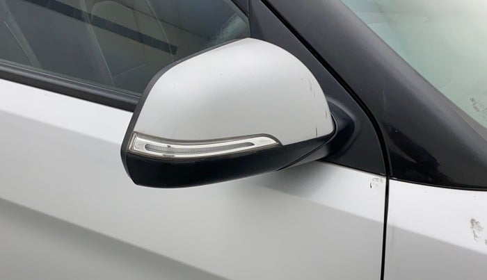 2016 Hyundai Creta SX PLUS AT 1.6 PETROL, Petrol, Automatic, 1,01,064 km, Right rear-view mirror - Mirror motor not working