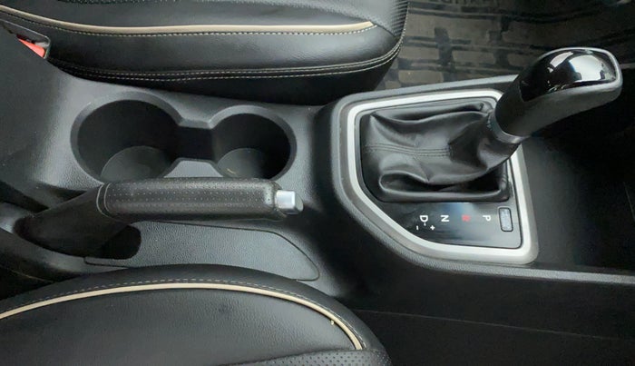 2016 Hyundai Creta SX PLUS AT 1.6 PETROL, Petrol, Automatic, 1,01,064 km, Gear Lever