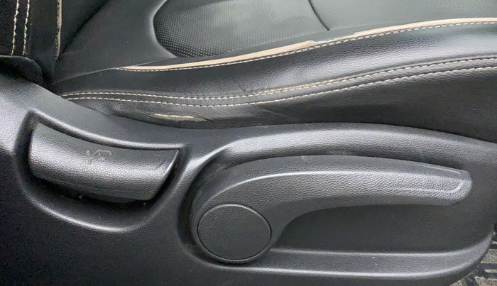 2016 Hyundai Creta SX PLUS AT 1.6 PETROL, Petrol, Automatic, 1,01,064 km, Driver Side Adjustment Panel