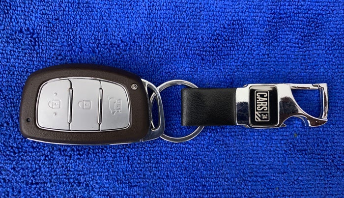 2016 Hyundai Creta SX PLUS AT 1.6 PETROL, Petrol, Automatic, 1,01,064 km, Key Close Up