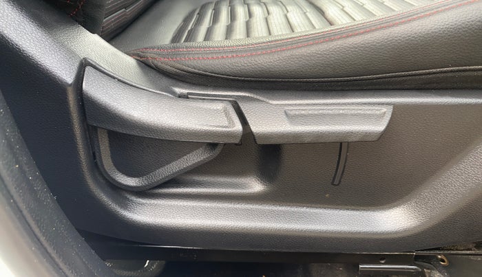 2020 KIA SONET GTX PLUS 1.0 DCT, Petrol, Automatic, 87,379 km, Driver Side Adjustment Panel