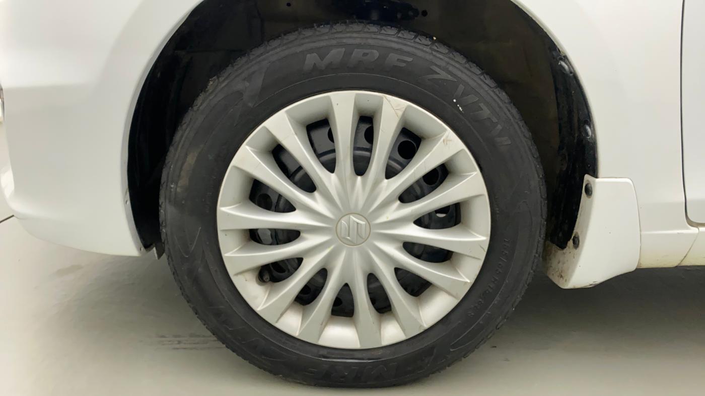 2016 Maruti Ciaz VXI, Petrol, Manual, 1,23,884 km, Left Front Wheel