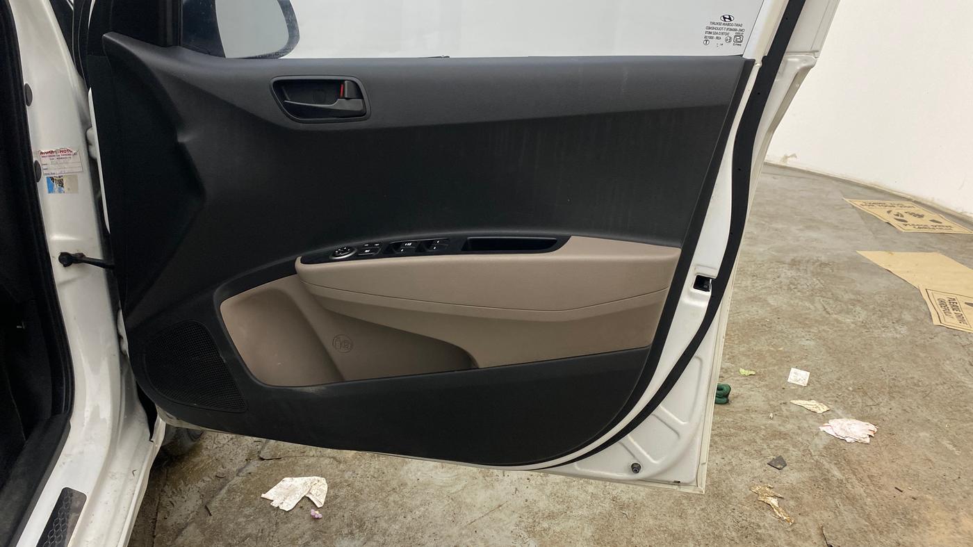 2019 Hyundai Grand i10 MAGNA 1.2 KAPPA VTVT, Petrol, Manual, 60,306 km, Driver Side Door Panels Control