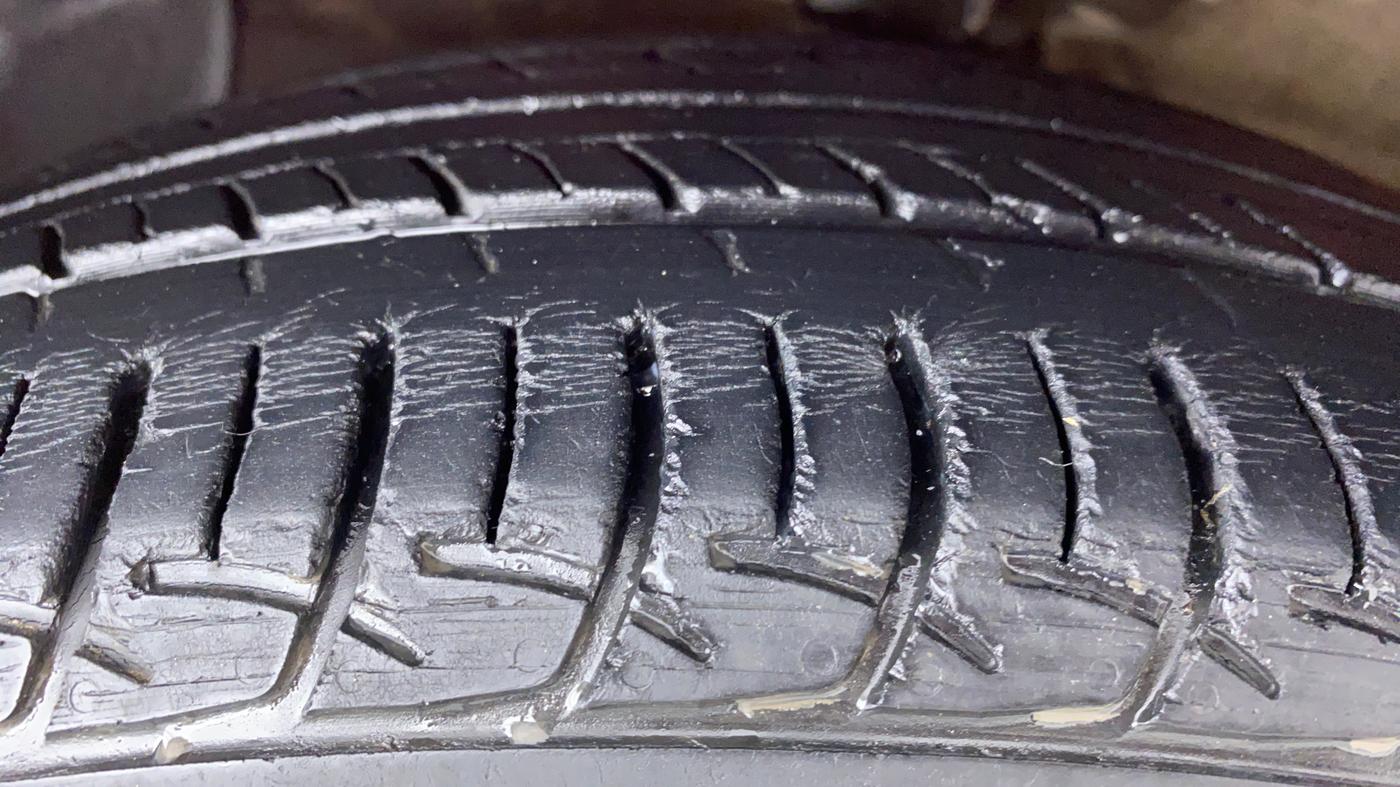 2014 Hyundai Xcent SX 1.2 OPT, Petrol, Manual, 87,378 km, Left Front Tyre Tread