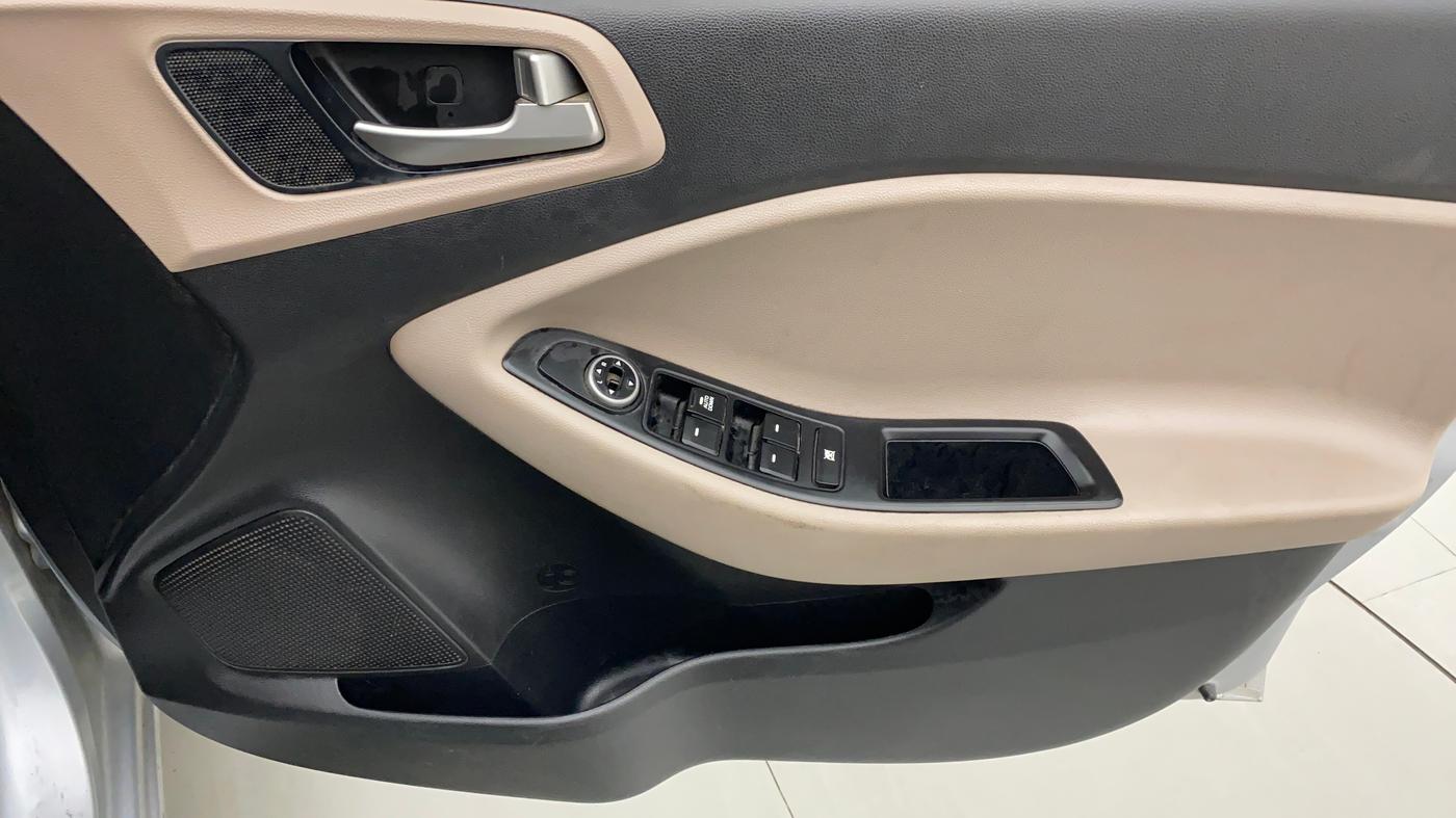 2019 Hyundai Elite i20 MAGNA PLUS 1.2, Petrol, Manual, 33,238 km, Driver Side Door Panels Control