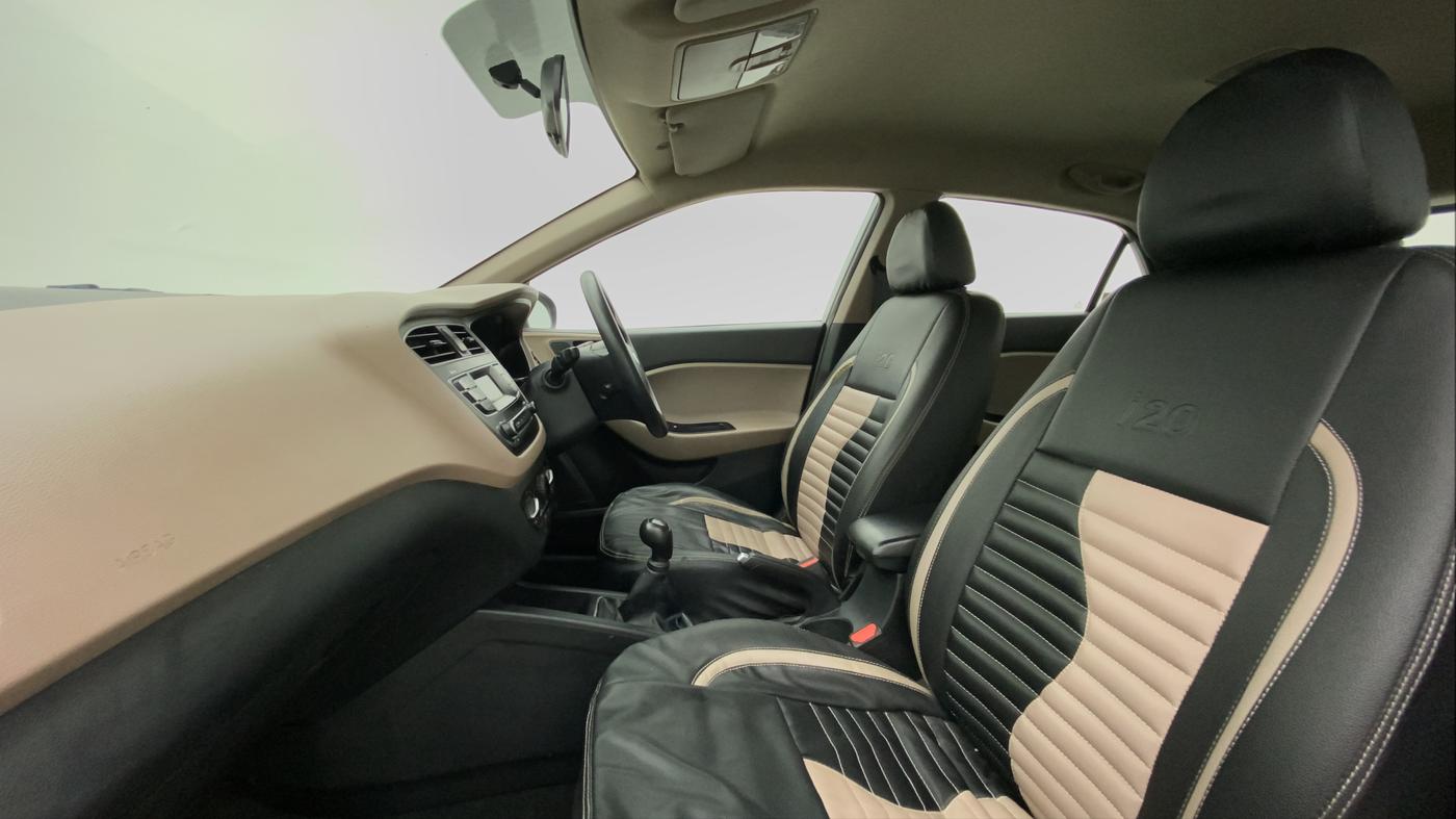 2019 Hyundai Elite i20 MAGNA PLUS 1.2, Petrol, Manual, 33,238 km, Right Side Front Door Cabin