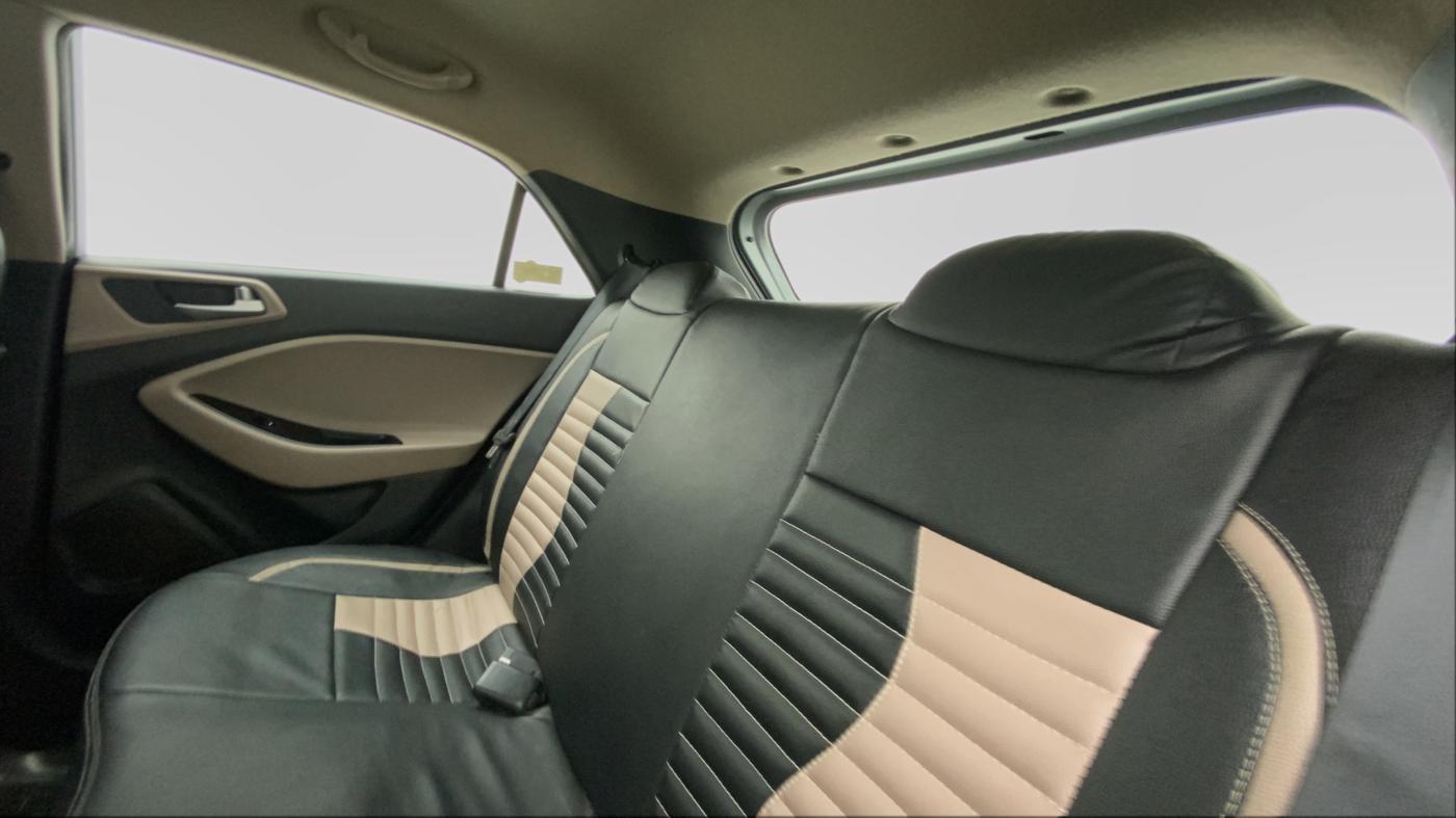 2019 Hyundai Elite i20 MAGNA PLUS 1.2, Petrol, Manual, 33,238 km, Right Side Rear Door Cabin
